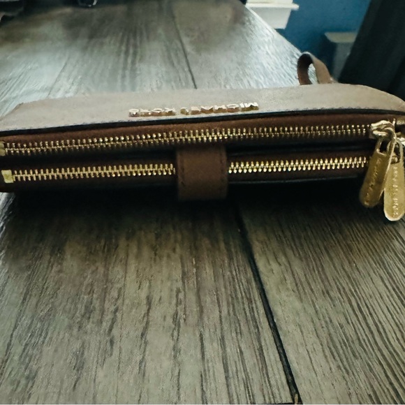 Michael Kors Full Size Wristlet Wallet - Picture 3 of 3